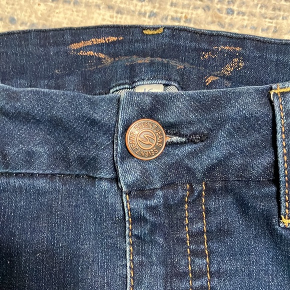 Woman’s Jeans med. blue denim size 16 - Picture 7 of 9